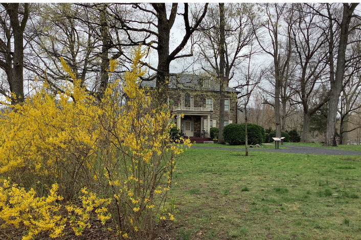 Fort Hunter Mansion with spring flowers